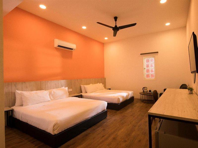 The Wood Boutique Hotel Muar Extérieur photo