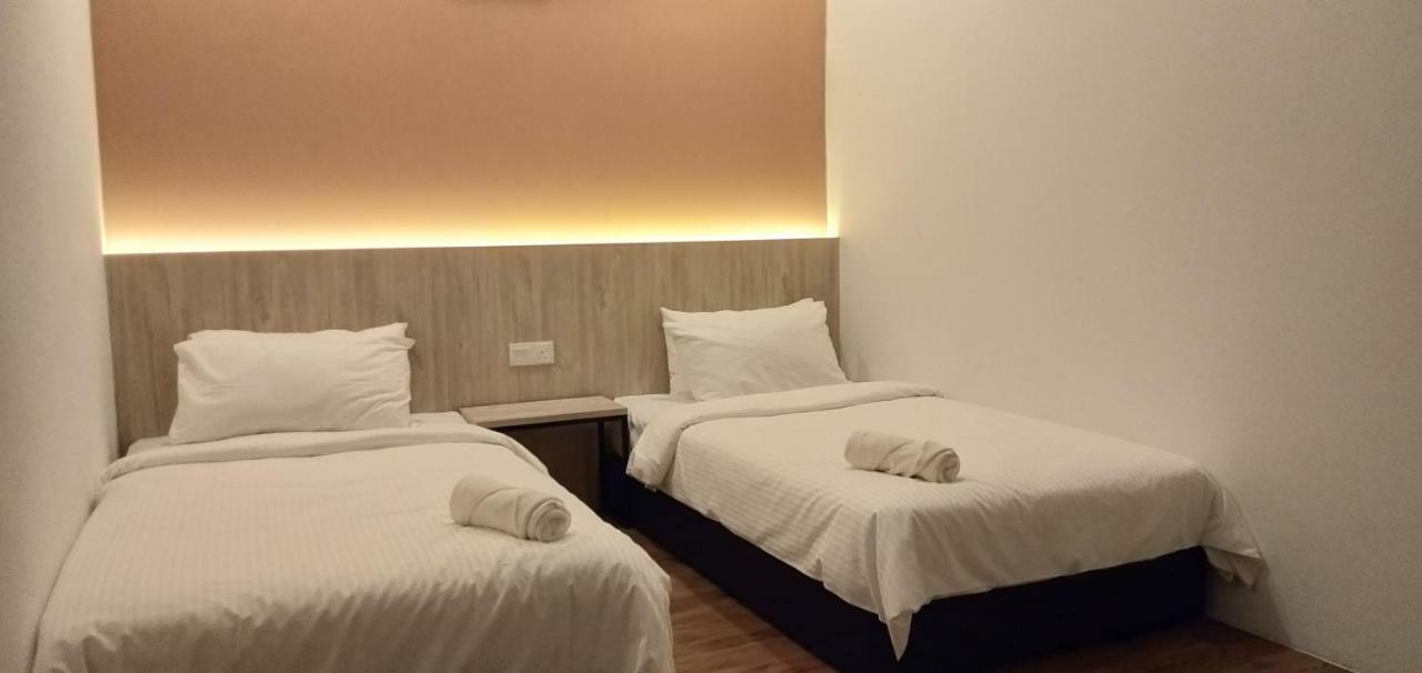 The Wood Boutique Hotel Muar Chambre photo