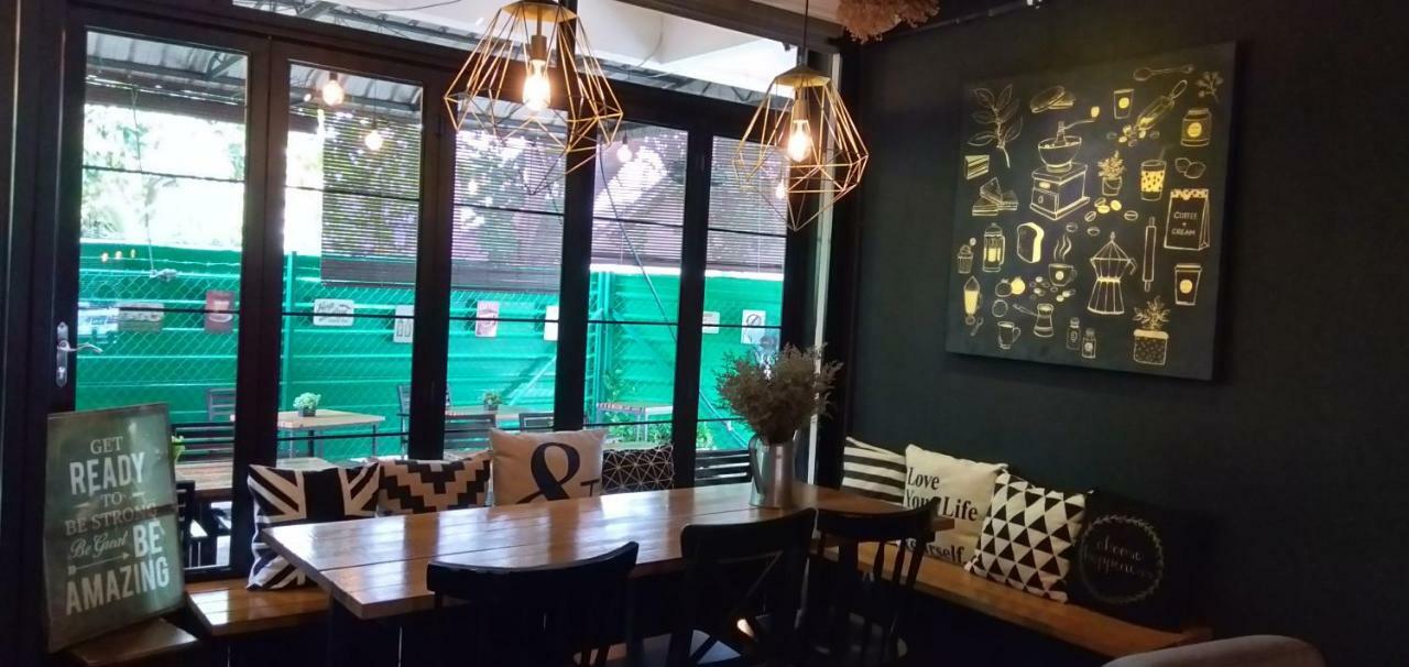 The Wood Boutique Hotel Muar Extérieur photo