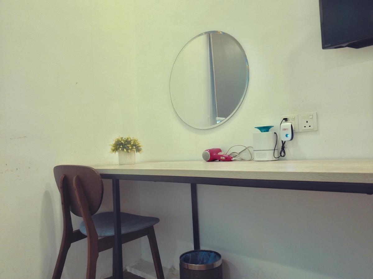 The Wood Boutique Hotel Muar Extérieur photo